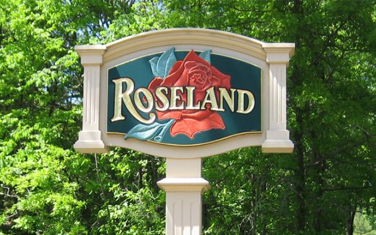 Welcome to Roseland sign